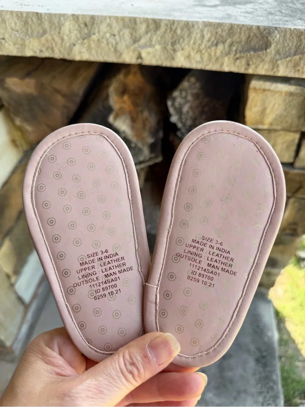 Gold leather baby sandals  NWOB Sz-3-6.   M